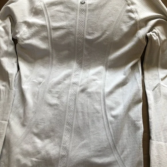 Lululemon, Women’s 6, Swiftly Tech Long Sleeve Crew, GUC - Picture 9 of 16